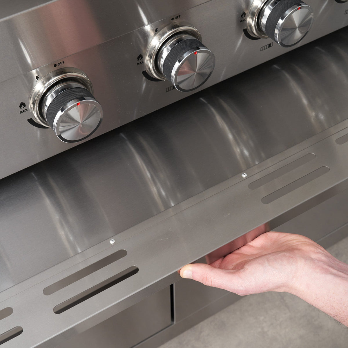 Deluxe 6 Burner Stainless Steel Barbecue with Integrated Sear Station