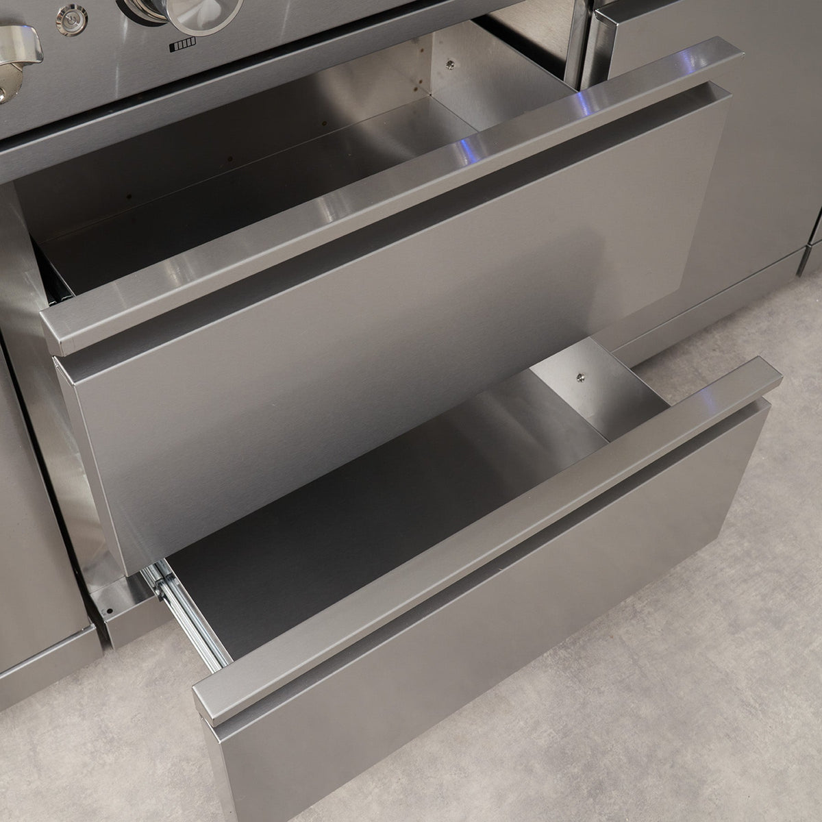 Deluxe 6 Burner Stainless Steel Barbecue with Integrated Sear Station