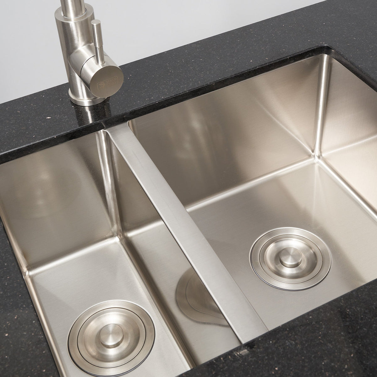 Stainless Steel Double Cabinet with 1 1⁄2 Large Sink and Granite Top